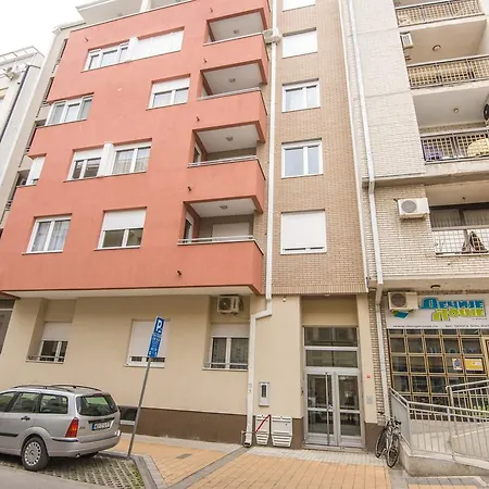 Simpatico With Free Parking Lägenhet Novi Sad