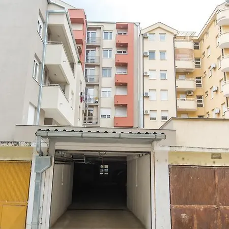 Simpatico With Free Parking Lägenhet Novi Sad